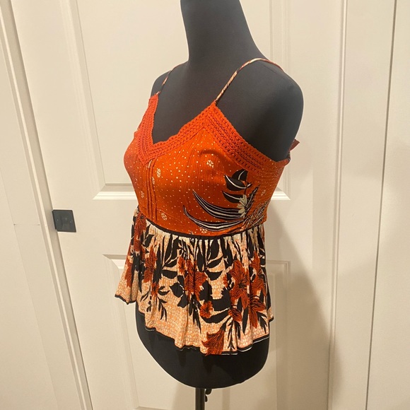 Perfect top for the summer - Picture 3 of 4